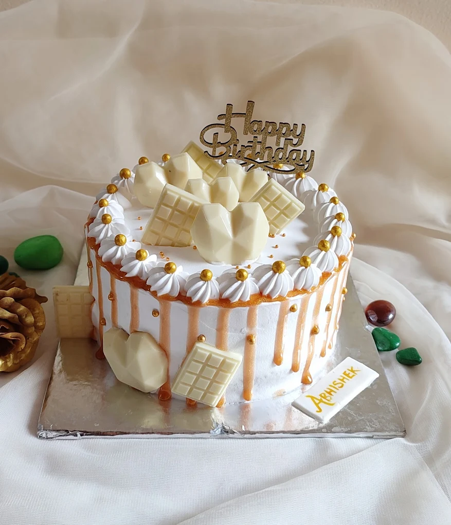 Beautiful custom birthday cake by Harshu's Bakery